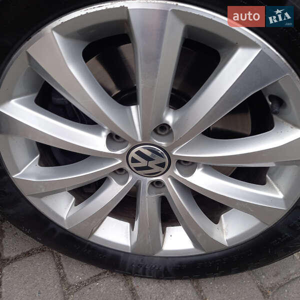 Универсал Volkswagen Passat 2014 в Львове