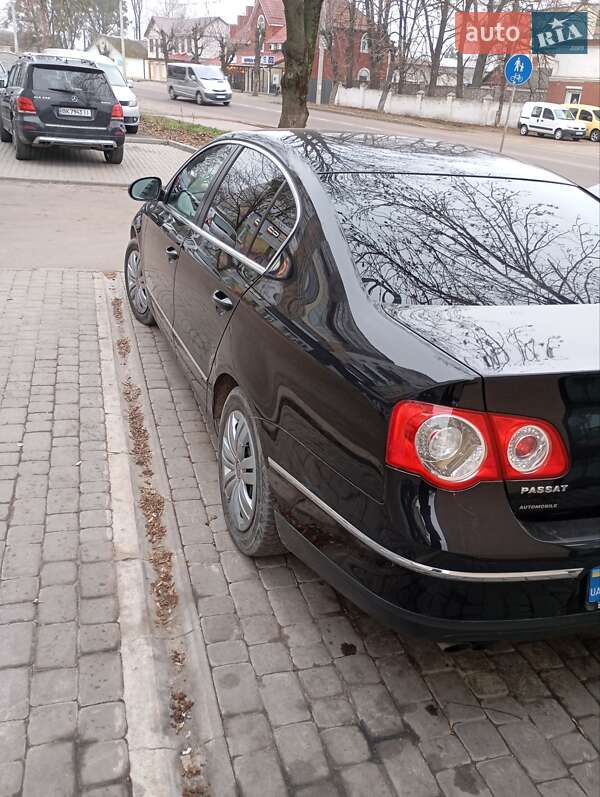 Седан Volkswagen Passat 2006 в Дубно