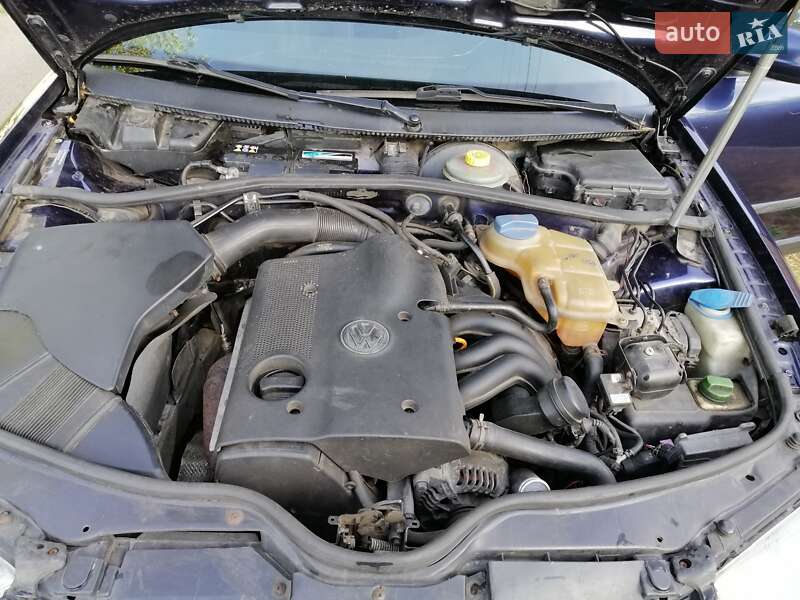 Седан Volkswagen Passat 1999 в Киеве