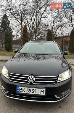 Універсал Volkswagen Passat 2014 в Звягелі