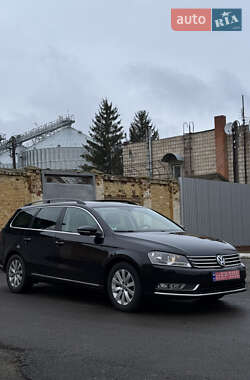 Універсал Volkswagen Passat 2012 в Конотопі