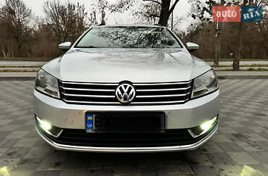 Универсал Volkswagen Passat 2013 в Хмельницком