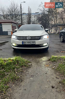 Седан Volkswagen Passat 2013 в Одесі