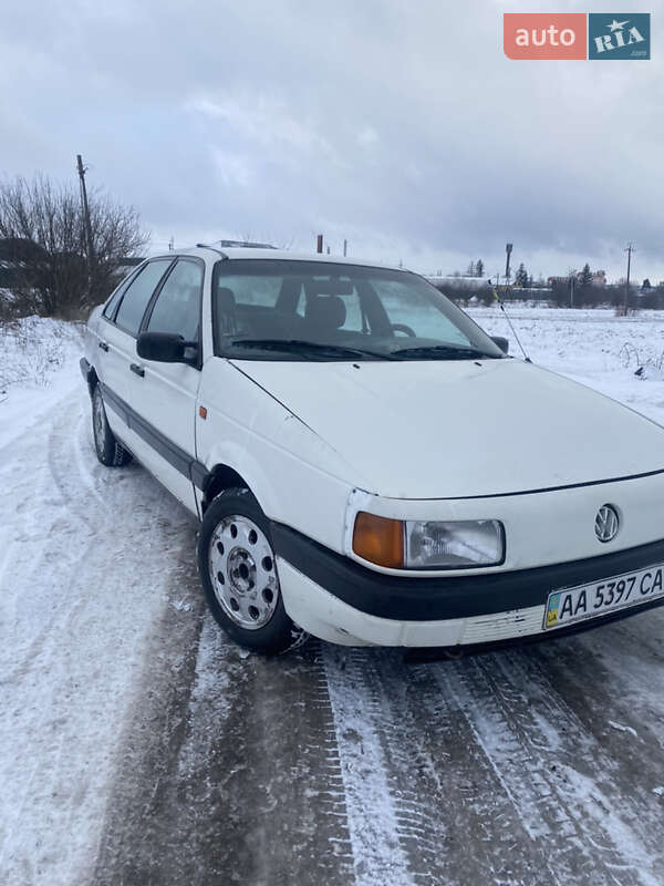 Седан Volkswagen Passat 1989 в 