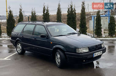 Універсал Volkswagen Passat 1992 в Рівному