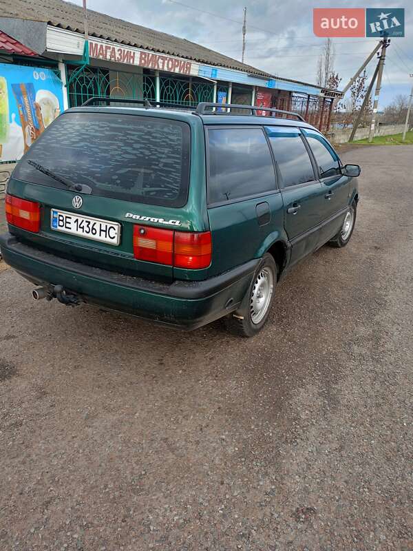 Універсал Volkswagen Passat 1995 в Миколаєві