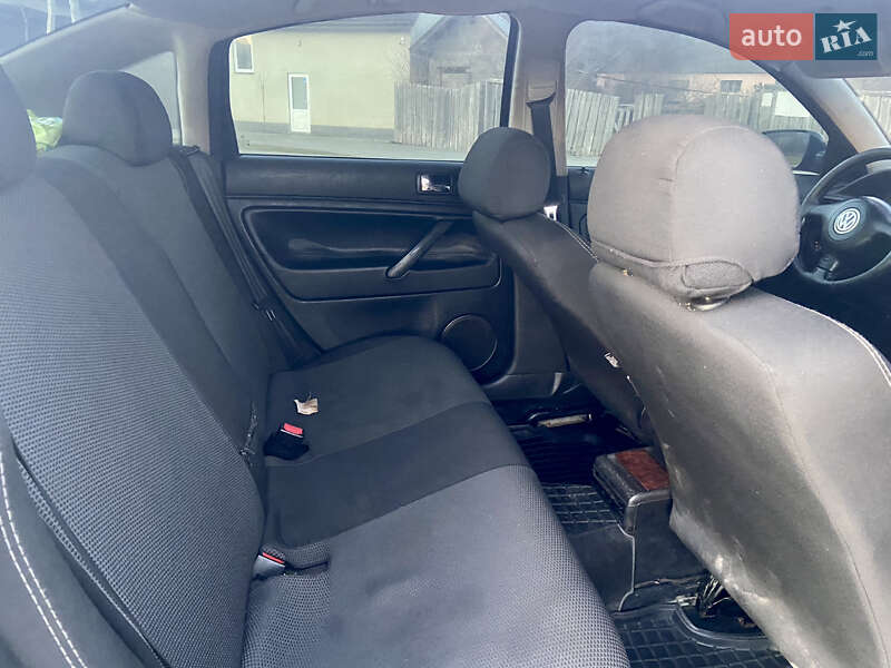 Седан Volkswagen Passat 1999 в Голубином