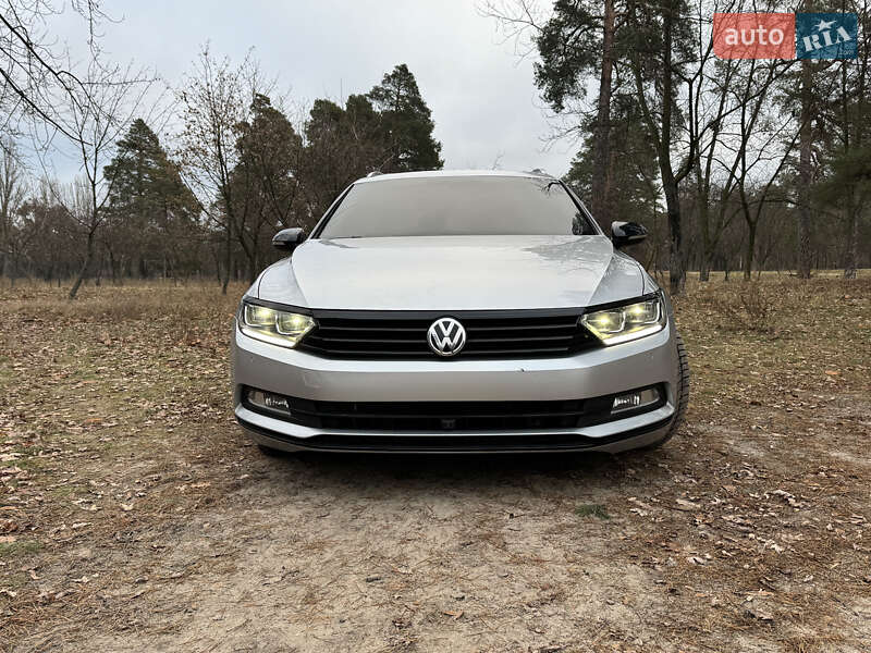 Універсал Volkswagen Passat 2015 в Києві