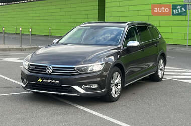 Универсал Volkswagen Passat 2017 в Киеве