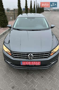 Седан Volkswagen Passat 2017 в 