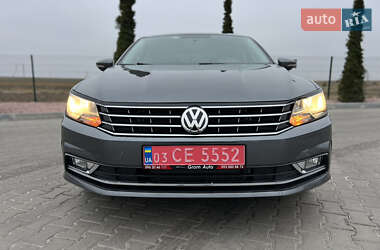 Седан Volkswagen Passat 2017 в 