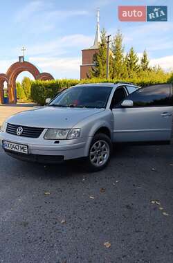 Універсал Volkswagen Passat 2000 в Зміїві