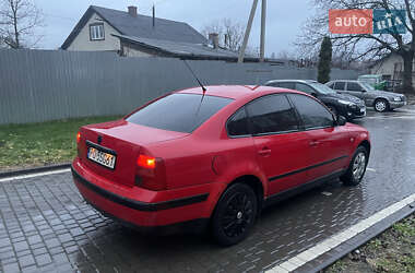 Седан Volkswagen Passat 1997 в Чернівцях