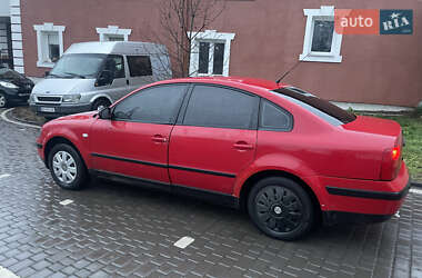 Седан Volkswagen Passat 1997 в Чернівцях