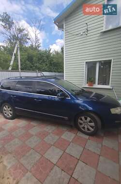 Універсал Volkswagen Passat 2006 в Вишгороді