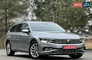 Універсал Volkswagen Passat 2021 в Дрогобичі