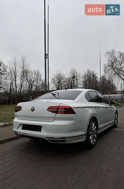 Седан Volkswagen Passat 2017 в 