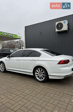 Седан Volkswagen Passat 2017 в 