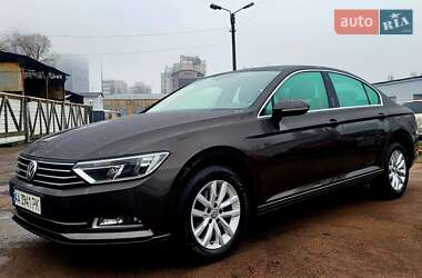 Седан Volkswagen Passat 2017 в Києві