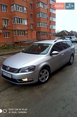 Універсал Volkswagen Passat 2011 в Сумах