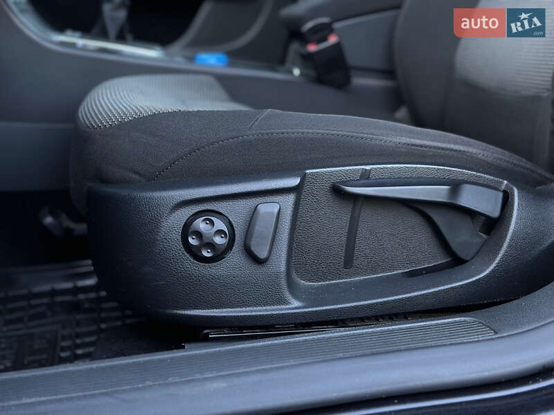 Универсал Volkswagen Passat 2014 в Староконстантинове