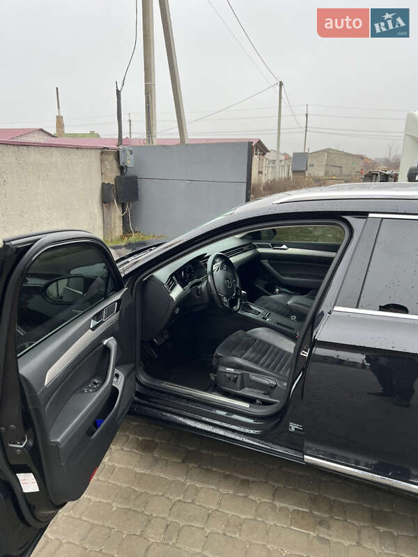 Універсал Volkswagen Passat 2016 в Старій Вижівці