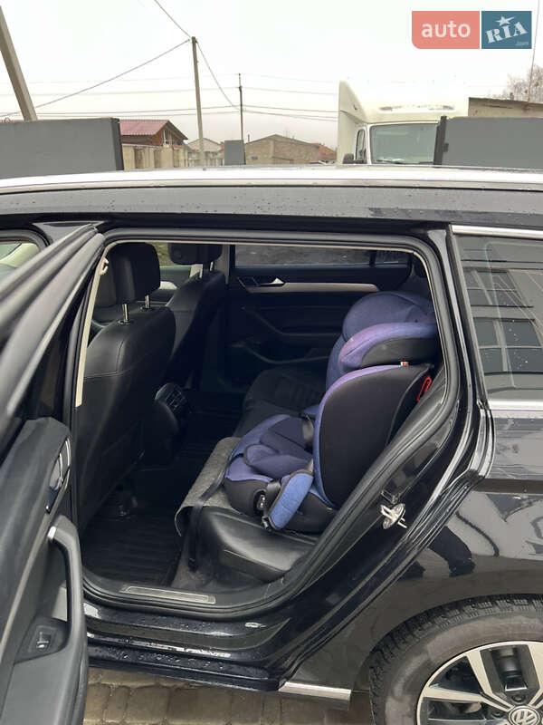 Універсал Volkswagen Passat 2016 в Старій Вижівці