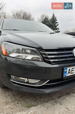 Седан Volkswagen Passat 2014 в Дніпрі