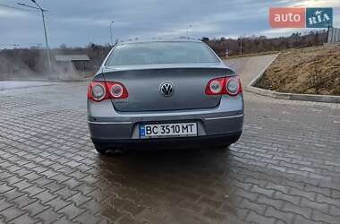 Седан Volkswagen Passat 2010 в Оброшином