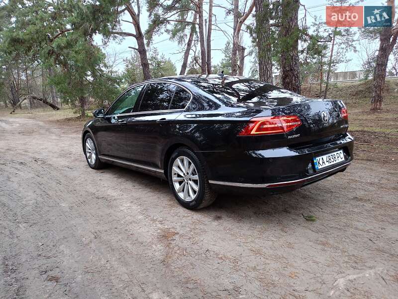 Седан Volkswagen Passat 2015 в Киеве