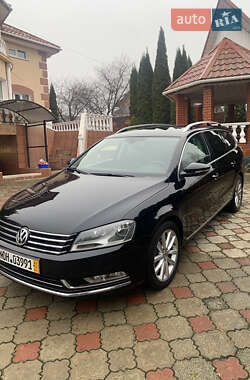 Универсал Volkswagen Passat 2011 в Ровно