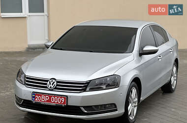 Седан Volkswagen Passat 2012 в Тернополі