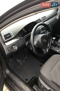 Седан Volkswagen Passat 2010 в Коломые