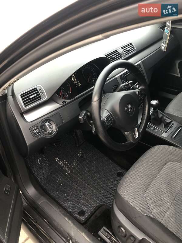 Седан Volkswagen Passat 2010 в Коломые