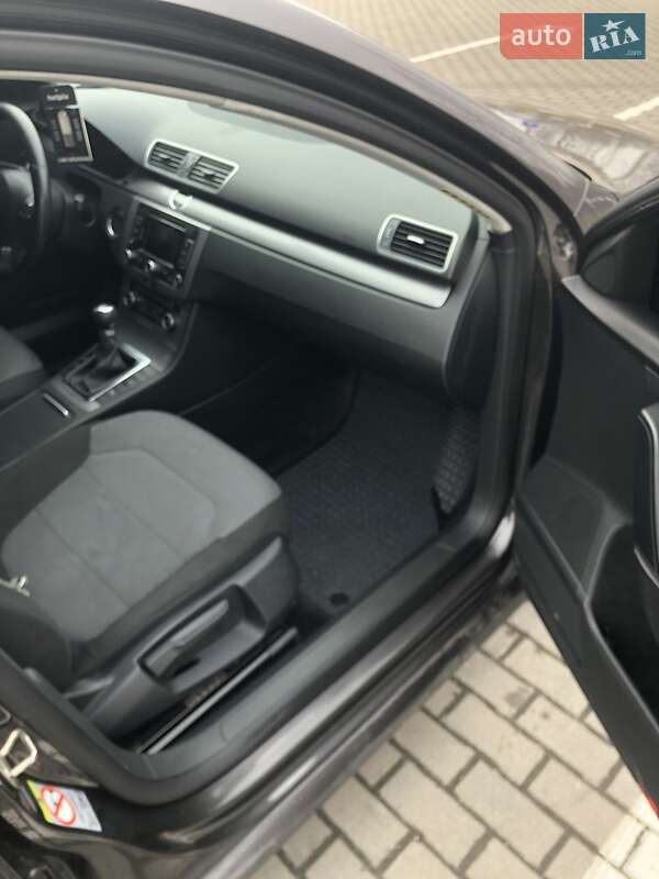 Седан Volkswagen Passat 2010 в Коломые