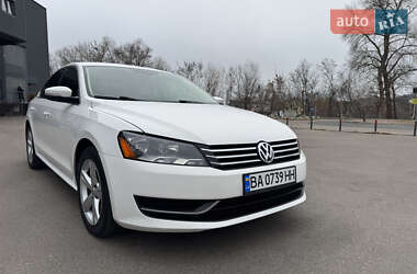 Седан Volkswagen Passat 2012 в Києві