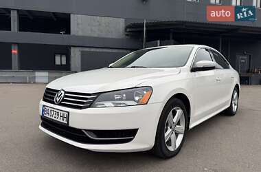 Седан Volkswagen Passat 2012 в Києві