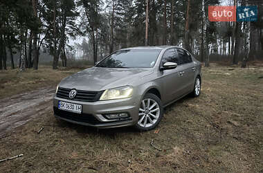 Седан Volkswagen Passat 2012 в Сарнах