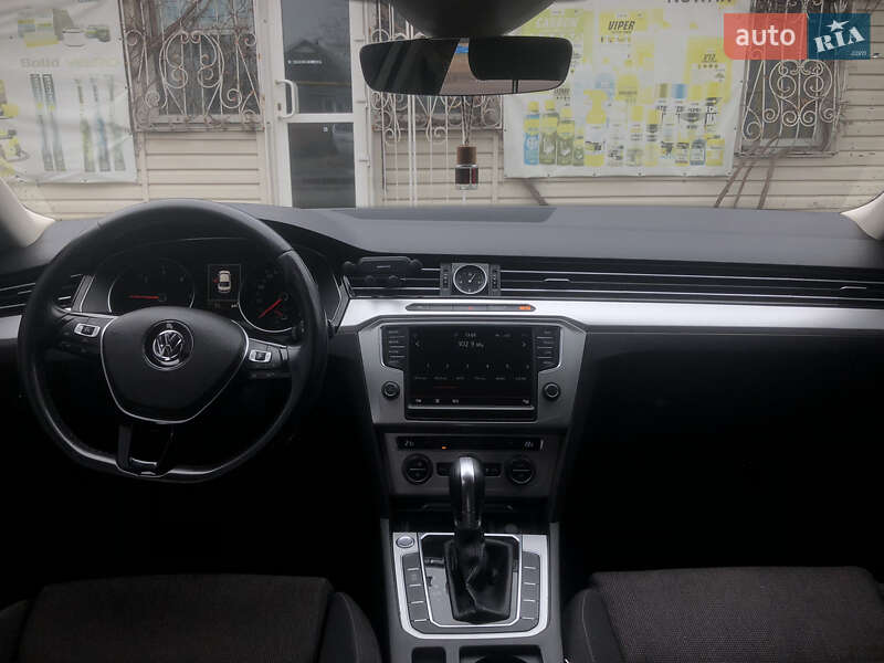 Седан Volkswagen Passat 2015 в Врадіївці