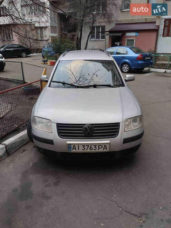 Універсал Volkswagen Passat 2003 в Миколаєві