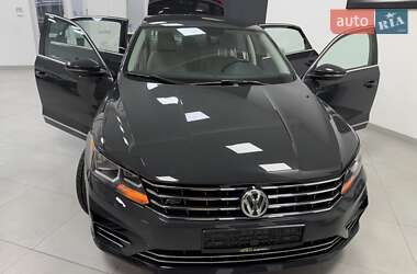 Седан Volkswagen Passat 2017 в Дрогобичі