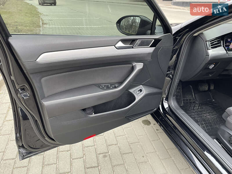 Универсал Volkswagen Passat 2019 в Запорожье