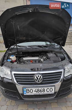 Седан Volkswagen Passat 2006 в Чорткові