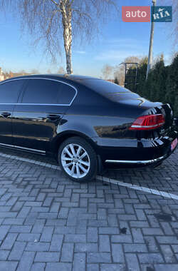 Седан Volkswagen Passat 2011 в Любарі