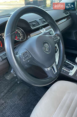 Седан Volkswagen Passat 2011 в Любарі