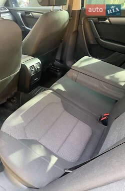 Универсал Volkswagen Passat 2011 в 