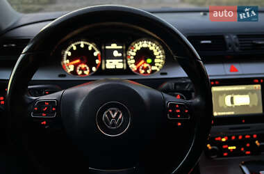 Универсал Volkswagen Passat 2010 в Староконстантинове