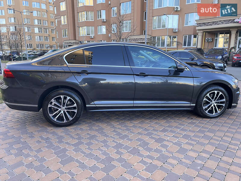 Седан Volkswagen Passat 2018 в Киеве фото 2 Седан Volkswagen Passat 2018 в Киеве