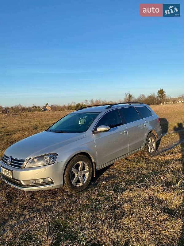 Універсал Volkswagen Passat 2013 в Радехові