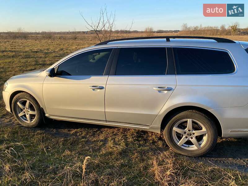 Універсал Volkswagen Passat 2013 в Радехові